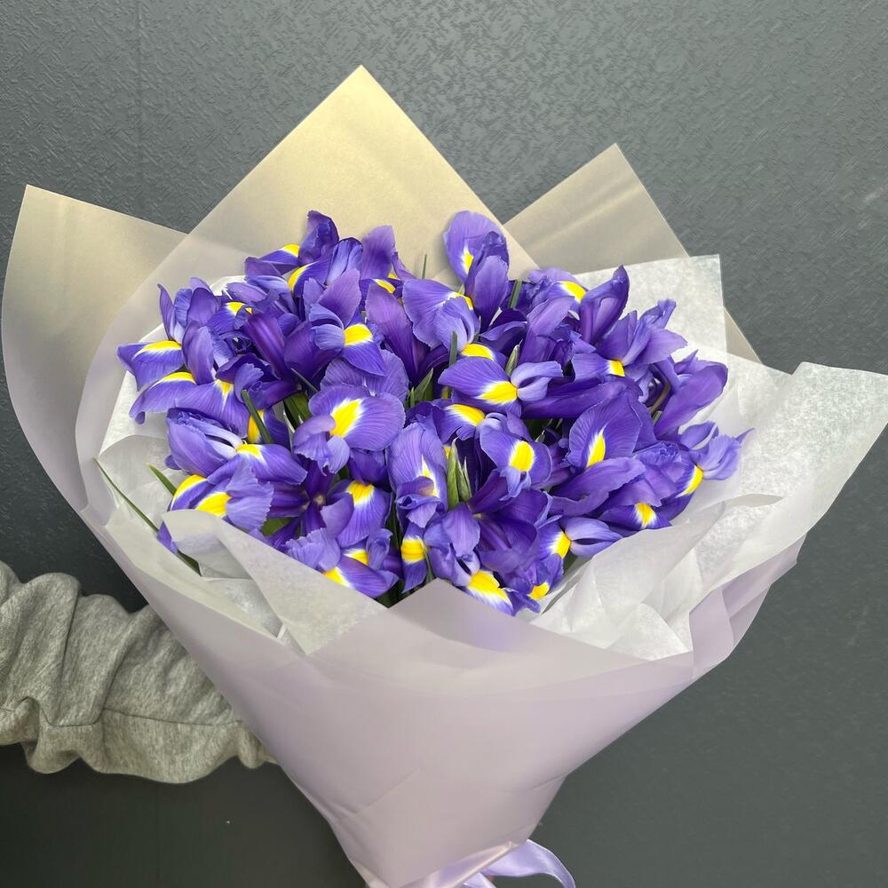 Букет из 21 ириса