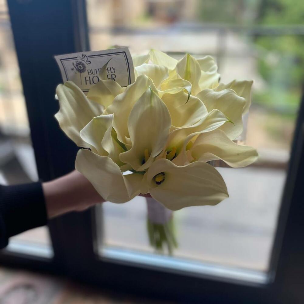 Букет из 21 белой каллы 