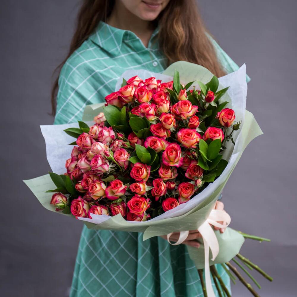 Букет из кустовых роз