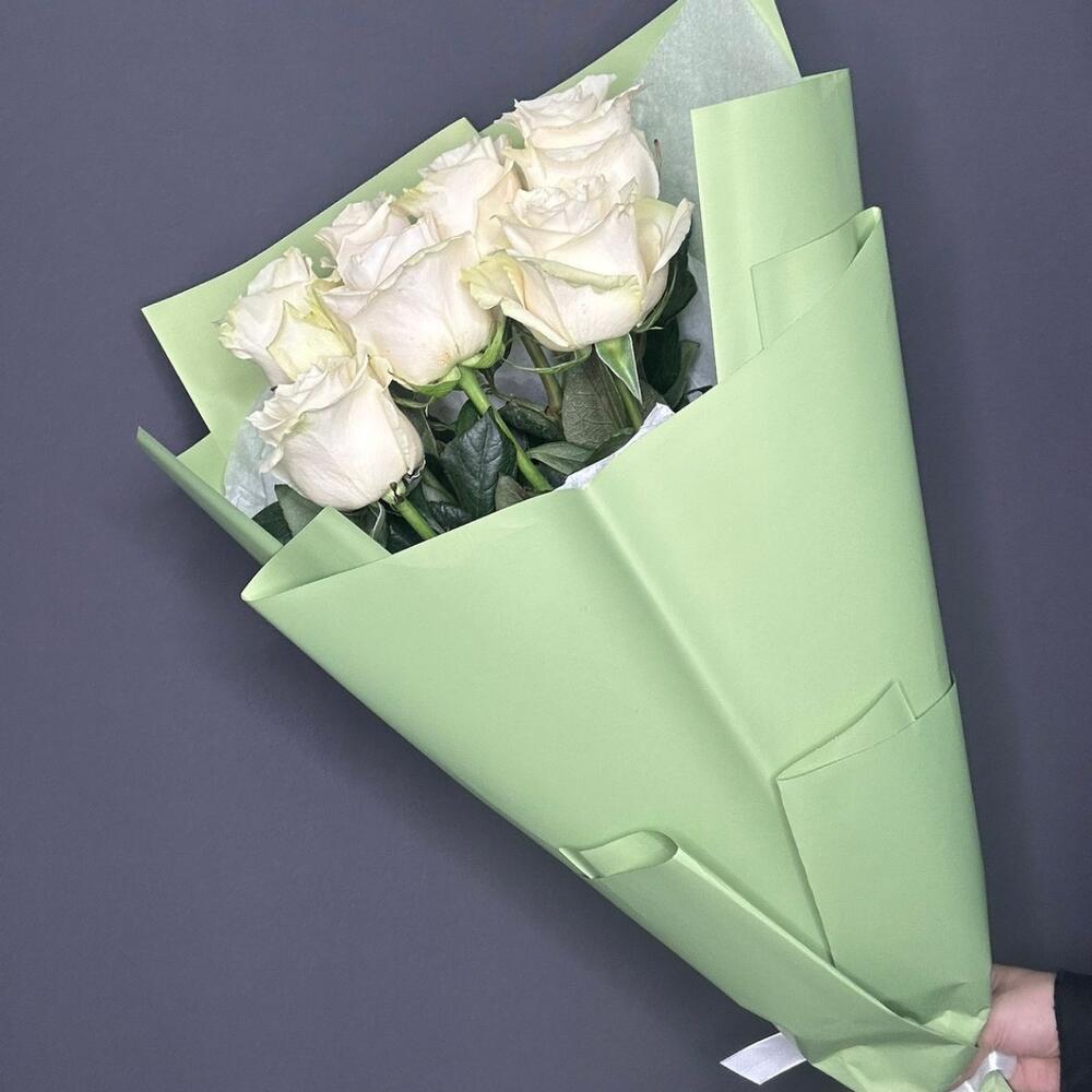 Букет из 7 белых роз, 80см